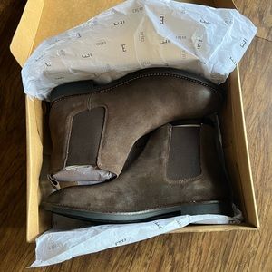 New With Tags Crevo Mens Chelsea Boots